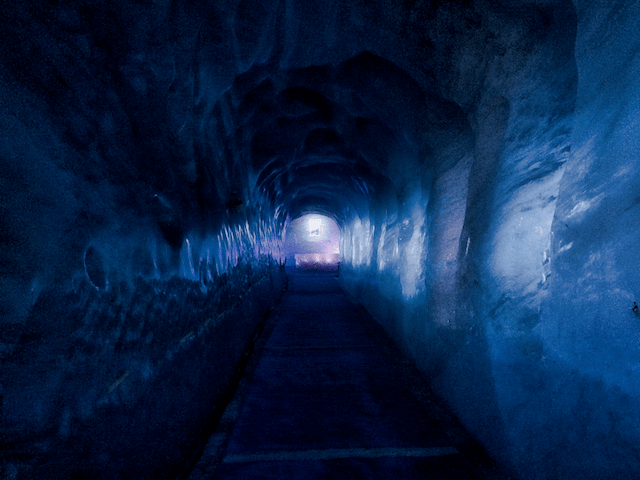 Het licht aan het einde van de tunnel - ©Bard 2017